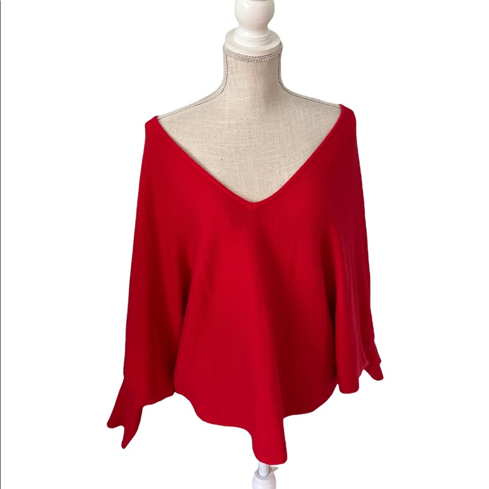 Kerisma Ryu Vneck Sweater in red S/M